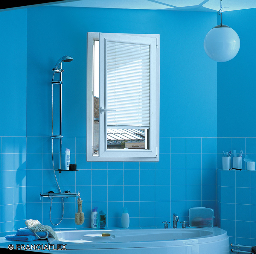 Fenêtre et portefenêtre PVC avec store intégré Franciaflex